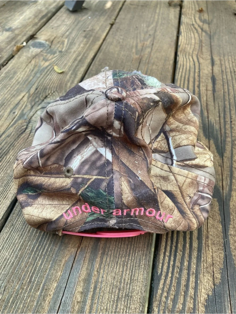 Under Armour “Women Hunt” Cap Snap Hat Pink Spellout Green Camo Hunting Outdoors